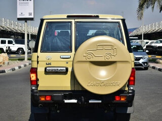 2025 Toyota Land Cruiser 76 70 Series Рестайлинг 2, бежевый, 13373101 рублей, вид 4