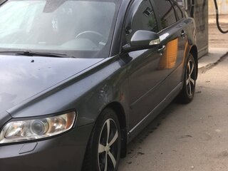 2011 Volvo S40 II Рестайлинг, серый, 690000 рублей, вид 1