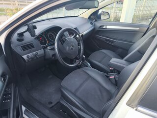 2012 Opel Astra H Рестайлинг, белый, 950000 рублей, вид 4