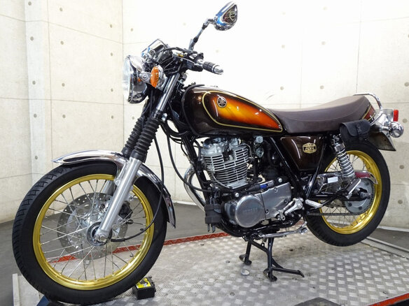 2019 Yamaha SR400, чёрный, 685000 рублей