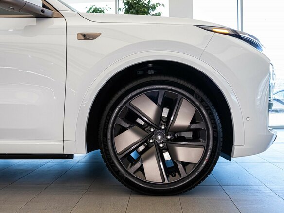 2025 Li Auto (Lixiang) L9 52.3 kWh I Рестайлинг, белый, 12608480 рублей - вид 10
