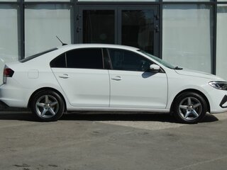 2021 Volkswagen Polo VI, белый, 955000 рублей, вид 4