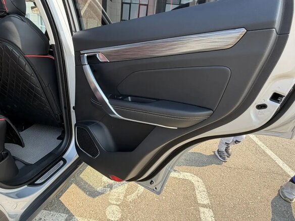 2023 Geely Atlas Pro, серый, 2900000 рублей - вид 22
