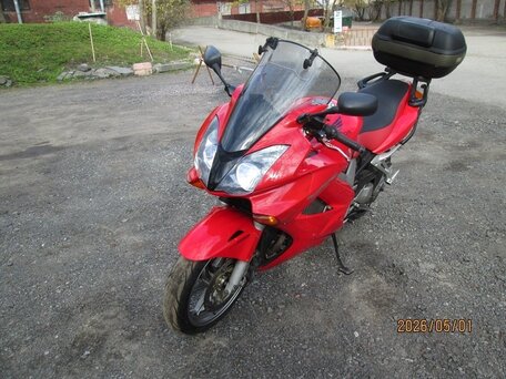 2005 Honda VFR 800, пурпурный, 355000 рублей, вид 2