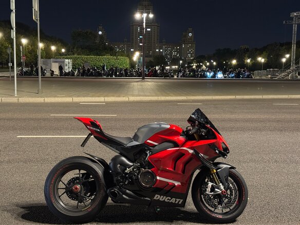 2023 Ducati Panigale V4, красный, 3250000 рублей - вид 13