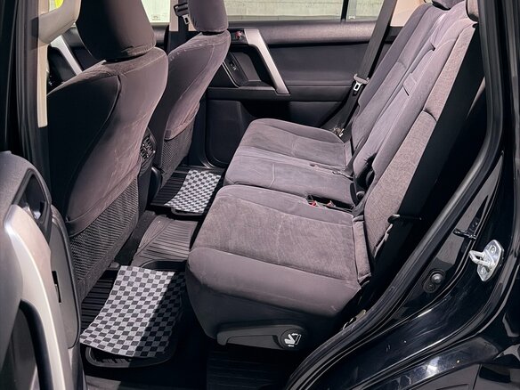 2014 Toyota Land Cruiser Prado 4-speed 150 Series Рестайлинг 1, чёрный, 3000000 рублей - вид 25