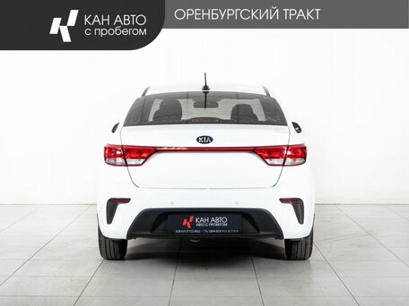 2018 Kia Rio IV, белый, 1094000 рублей, вид 4