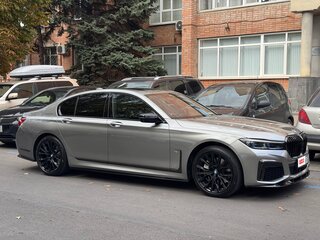 2020 BMW 7 серии 740d xDrive VI (G11/G12) Рестайлинг, серый, 6900000 рублей, вид 2
