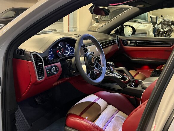 2020 Porsche Cayenne Coupé III, серый, 7000000 рублей - вид 5