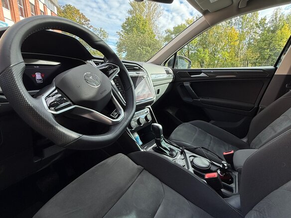 2017 Volkswagen Tiguan II, чёрный, 2900000 рублей - вид 5
