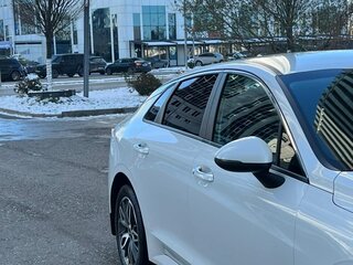 2021 Kia K5 III, белый, 2750000 рублей, вид 4