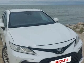 2021 Toyota Camry VIII (XV70), белый, 2180000 рублей, вид 1