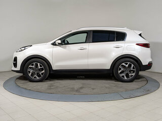 2018 Kia Sportage IV Рестайлинг, белый, 1924500 рублей, вид 5