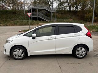 2018 Honda Fit III Рестайлинг, белый, 999000 рублей, вид 2