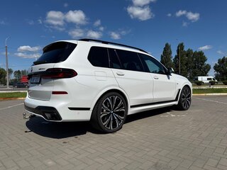 2025 BMW X7 40d I (G07) Рестайлинг, белый, 14858340 рублей, вид 4