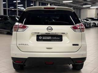 2017 Nissan X-Trail III Рестайлинг, белый, 1850000 рублей, вид 4