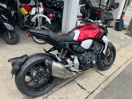 2019 Honda CB 1000R, красный, 1095000 рублей, вид 4