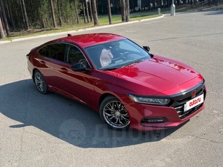2017 Honda Accord X, красный, 1820000 рублей, вид 1