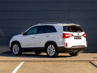 2013 Kia Sorento II Рестайлинг, белый, 1895000 рублей, вид 4