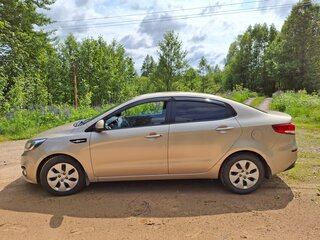 2015 Kia Rio III Рестайлинг, бежевый, 1200000 рублей, вид 4