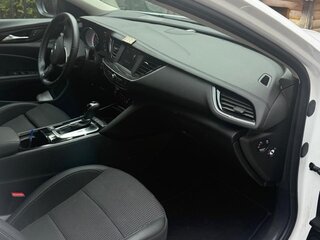 2020 Opel Insignia II Рестайлинг, белый, 2300000 рублей, вид 5