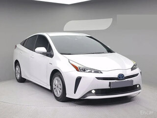 2022 Toyota Prius IV Рестайлинг (XW50), белый, 2148000 рублей, вид 2
