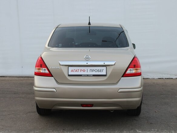 2010 Nissan Tiida I Рестайлинг, бежевый, 760000 рублей - вид 5