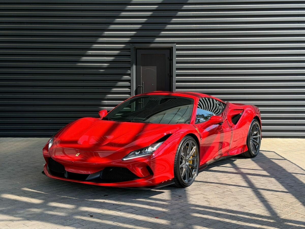 Открыть фотографии: Ferrari F8
