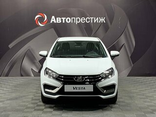 2026 Lada (ВАЗ) Vesta I Рестайлинг (NG), белый, 1735000 рублей, вид 2