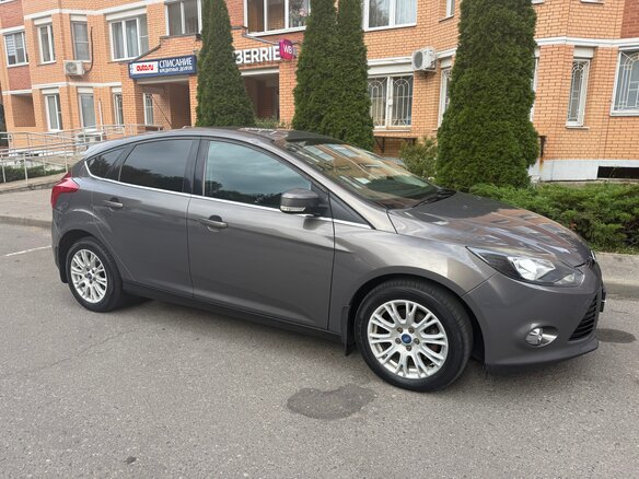 2012 Ford Focus III, коричневый, 750000 рублей - вид 3