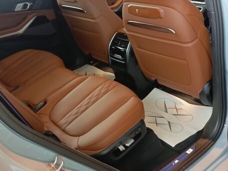 2024 BMW X7 40i I (G07) Рестайлинг, серый, 16470000 рублей, вид 5