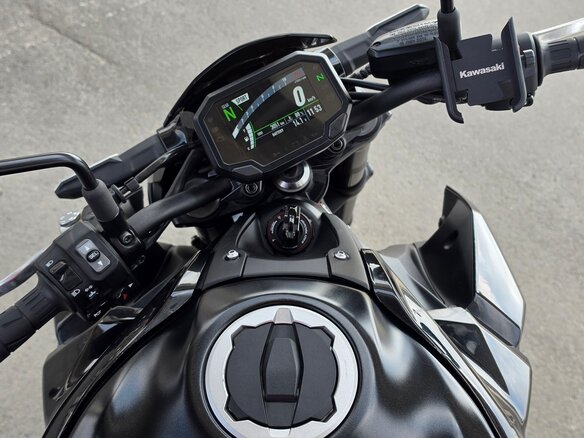 2021 Kawasaki Z 900, красный, 1000000 рублей - вид 15