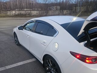 2018 Mazda 3 III (BM) Рестайлинг, белый, 1650000 рублей, вид 4