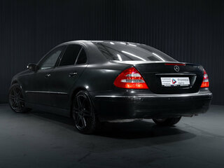 2002 Mercedes-Benz E-Класс 240 III (W211, S211), чёрный, 499000 рублей, вид 4