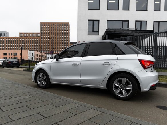 2015 Audi A1 I (8X) Рестайлинг, белый, 1050000 рублей - вид 16