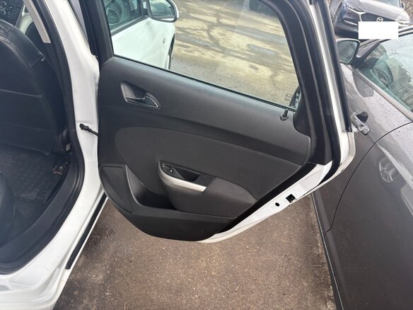 2010 Opel Astra J, белый, 700000 рублей - вид 18