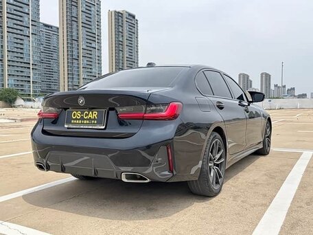 2023 BMW 3 серии 320i VII (G2x) Рестайлинг, чёрный, 3390000 рублей, вид 4
