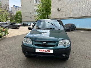 2011 Chevrolet Niva I Рестайлинг, зелёный, 630000 рублей, вид 2