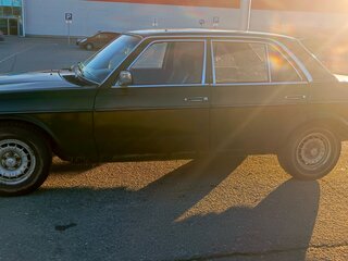 1981 Mercedes-Benz W123 240, зелёный, 450000 рублей, вид 4
