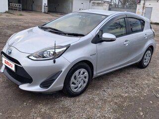 2019 Toyota Aqua I Рестайлинг 2, серебристый, 1240000 рублей, вид 1