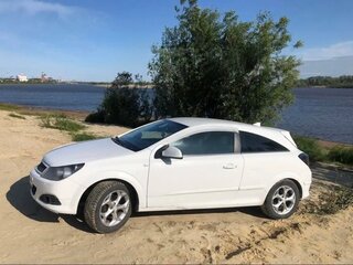 2010 Opel Astra GTC H Рестайлинг, белый, 320000 рублей, вид 3