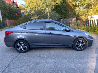 2013 Hyundai Solaris I, чёрный, 630000 рублей, вид 2