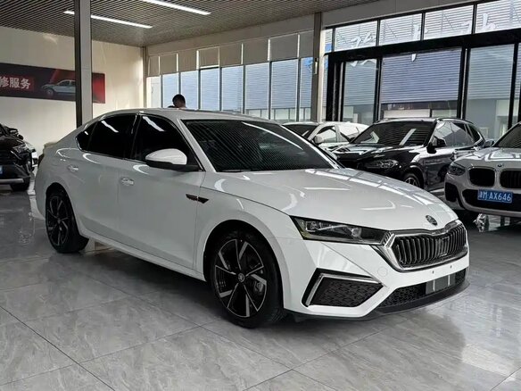 2022 Skoda Octavia IV (A8), белый, 2040007 рублей - вид 2