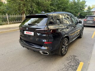 2019 BMW X5 40i IV (G05/G18), чёрный, 5900000 рублей, вид 4