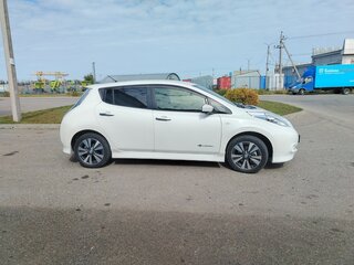 2017 Nissan Leaf 30kWh I (ZE0/AZE0), белый, 1610000 рублей, вид 2