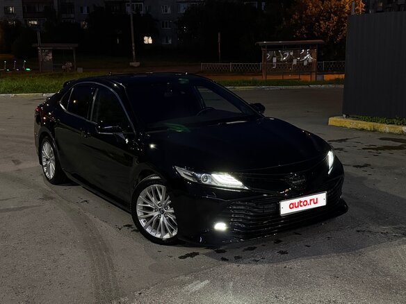 2019 Toyota Camry VIII (XV70), чёрный, 2950000 рублей - вид 2