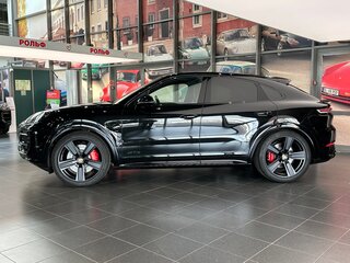 2026 Porsche Cayenne GTS Coupé III Рестайлинг, чёрный, 25490000 рублей, вид 2