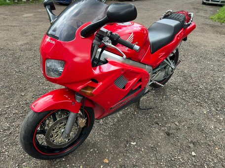 1994 Honda VFR 750, красный, 265785 рублей, вид 4