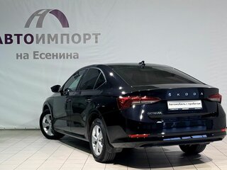 2021 Skoda Octavia IV (A8), чёрный, 2340000 рублей, вид 4
