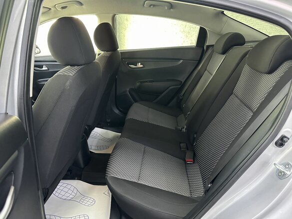 2018 Kia Rio IV, серебристый, 1465000 рублей - вид 13